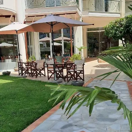 Ξενοδοχείο με διαμερίσματα Filoxenia Beach Λεπτοκαρυά