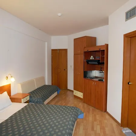 Filoxenia Aparthotel 2*