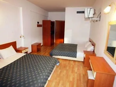 Ξενοδοχείο με διαμερίσματα Filoxenia Beach 2*
